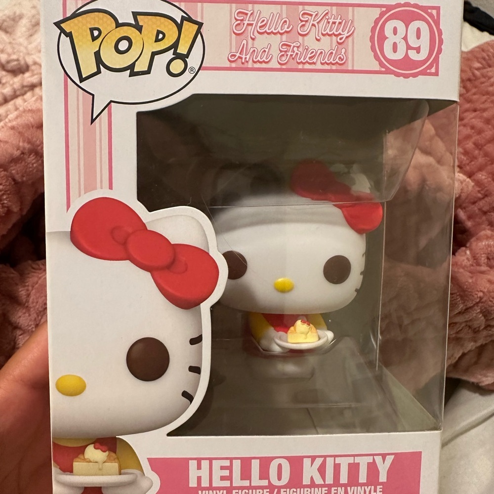 Pop Hello Kitty with Dessert Vinyl Figure